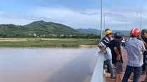 Tìm thấy thi thể người đã bỏ xe máy trên cầu Dinh Ông lúc nửa đêm