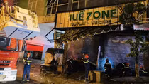 Cứu 3 người mắc kẹt trong quán game bốc cháy
