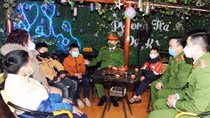 Những tấm lòng vàng nâng bước trẻ em vùng cao