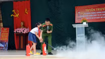 Trang bị kỹ năng giúp học sinh phòng chống đuối nước, cháy nổ