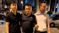 Ném nhầm quả nổ vào nhà hàng xóm vì tư thù