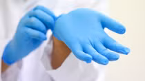 Bán khống găng tay y tế, chiếm đoạt 40 tỷ đồng