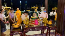 Hàng trăm sinh viên Lào đón Tết Bunpimay trên Cố đô Huế