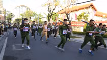 Hàng trăm CBCS Công an tỉnh Thừa Thiên-Huế tham gia giải chạy vũ trang - việt dã