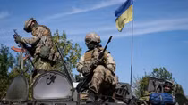 NATO ''bơm" vũ khí hạng nặng cho Ukraine bất chấp cảnh báo của Nga