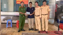 Người dân bấm được biển đẹp "ngũ 6" trong ngày đầu đăng ký biển số xe tại xã
