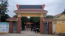 Luân chuyển gần 1 năm, 2 hiệu trưởng vẫn chưa hoàn tất việc bàn giao
