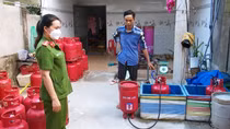 Bắt quả tang một cơ sở sang chiết trái gas phép