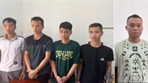Bắt 5 "ma cô" chăn dắt tiếp viên karaoke ở Thanh Hóa