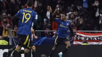 Man Utd thoát thua nhờ "siêu dự bị"