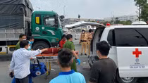 Đi giao cá, hai bà cháu bị xe tải cuốn vào gầm