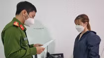Hai phụ nữ bị khởi tố vì mua bán tài khoản ngân hàng