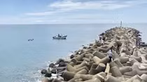 Tìm thấy thi thể 2 nạn nhân mất tích khi tắm biển