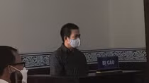 Chiếc micro oan nghiệt