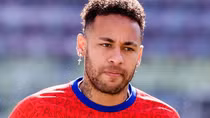 Vì sao Neymar bị rút ruột tài khoản ngân hàng?