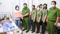 Thăm hỏi, động viên Đại úy Công an bị thương khi làm nhiệm vụ