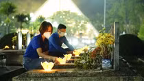 Thắp nến tri ân các Anh hùng Liệt sỹ nhân kỷ niệm 68 năm Chiến thắng Điện Biên Phủ