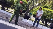 Nợ nần, thanh niên tới cửa hàng đồ chơi mua súng nước đi cướp ngân hàng