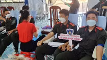 Hàng trăm CBCS Cảnh sát cơ động hiến máu tình nguyện