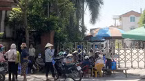 Tạm dừng hoạt động nhà máy giấy để kiểm tra mức độ ô nhiễm