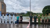 Trao trả 2 đối tượng truy nã cho Công an Trung Quốc