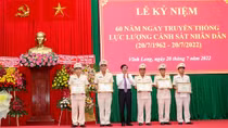 Công an Vĩnh Long kỷ niệm 60 năm Ngày truyền thống lực lượng CSND