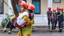 Thán phục những pha cứu nạn thót tim của Cảnh sát PCCC&CNCH