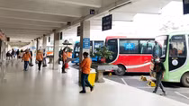 Đề xuất bỏ giãn cách chỗ ngồi trên ôtô, tàu hỏa