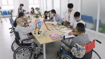 Lớp vẽ đặc biệt cho người sau đột quỵ ở bệnh viện