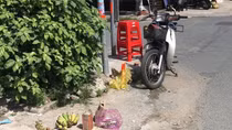 Người đàn ông dừng xe máy ở giao lộ, lên cơn co giật rồi tử vong
