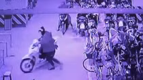 Làm rõ nhóm học sinh mặc đồng phục, vào hầm chung cư trộm xe máy