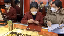 Mua vàng lấy Vía Thần tài: Nơi chen lấn, chỗ “chợ chiều”