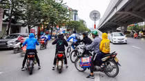 Khi người dân liều lĩnh ngược chiều về nhà