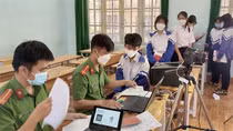 Công an Đắk Nông đến tận trường học cấp CCCD cho học sinh