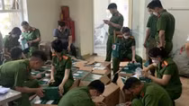 Biến khóa trôi nổi thành hàng hiệu rồi lên mạng bán
