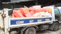 Tiêu hủy 17 nghìn gói thuốc lá nhập lậu chở trên ôtô vượt chốt