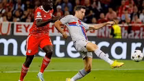 Barcelona lại thua truớc Bayern, HLV Xavi tiếc nuối
