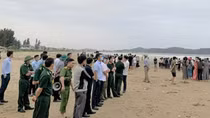 Lao xuống biển cứu em trai, cả hai mất tích