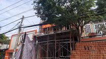 Một phụ nữ bị điện giật bỏng nặng khi đang làm nhà