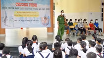 Tăng cường tuyên truyền, đưa kiến thức pháp luật vào trường học