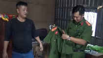 Tàng trữ trái phép trang phục CAND