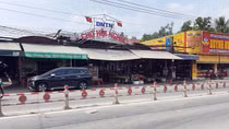 Hơn 140 tiểu thương lao đao vì… dải phân cách