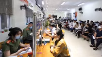 Cao điểm 90 ngày đêm cấp hộ chiếu phổ thông mẫu mới