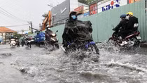 Miền Bắc và Nam Bộ mưa giông