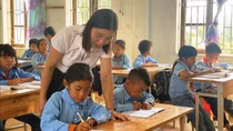 Người mẹ thứ hai của học sinh dân tộc Chứt