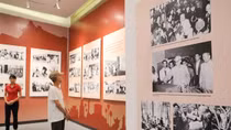 Triển lãm "Chủ tịch Hồ Chí Minh với Thủ đô Hà Nội"