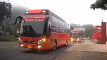 Vượt ẩu, 3 tài xế xe khách Phương Trang bị mời lên làm việc