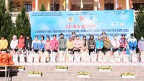 Mang đông ấm về với bà con nhân dân vùng cao