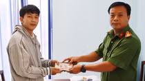 Phó trưởng Công an xã nhặt được của rơi trả lại người đánh mất
