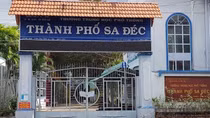 Bị giữ giấy báo dự thi tốt nghiệp do thiếu tiền học thêm
